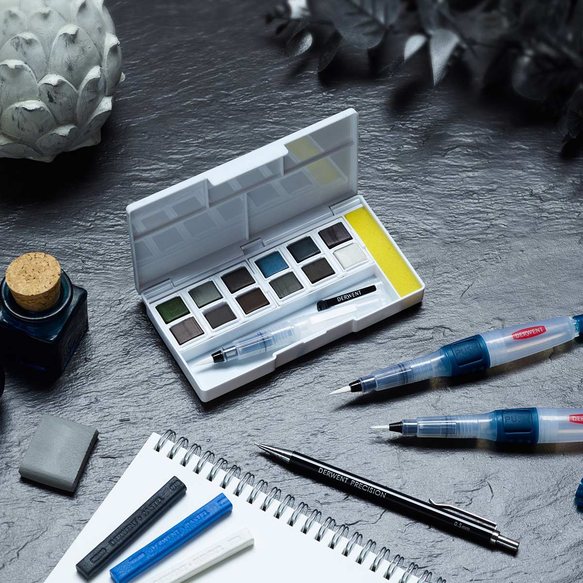 Derwent - Tinted Charcoal 12x Pan Palette Studio Set