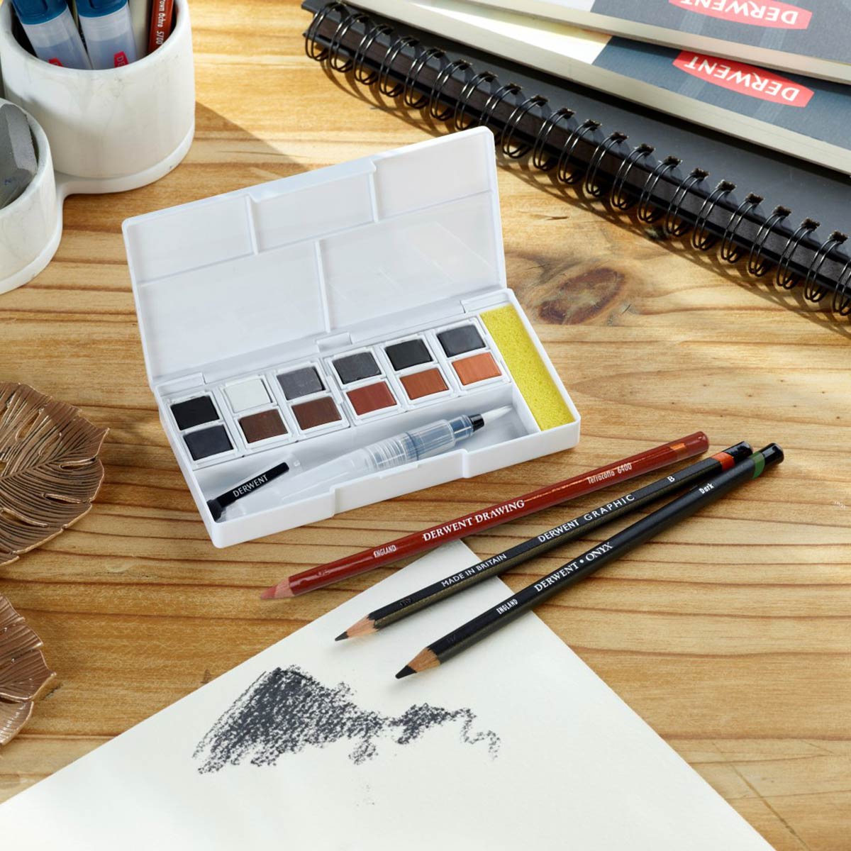 Derwent - Shade and Tone 12x Pan Palette Mixed Media Set